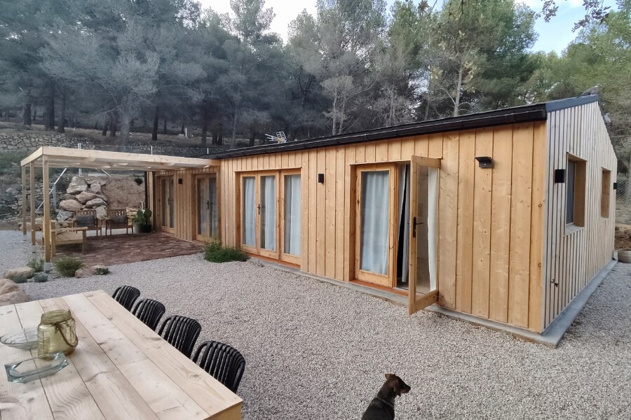 Abri-de-jardin-sur-mesure-Nicole-Pineca